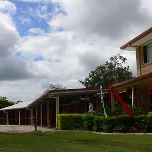 Copper Country Motor 3* Nanango